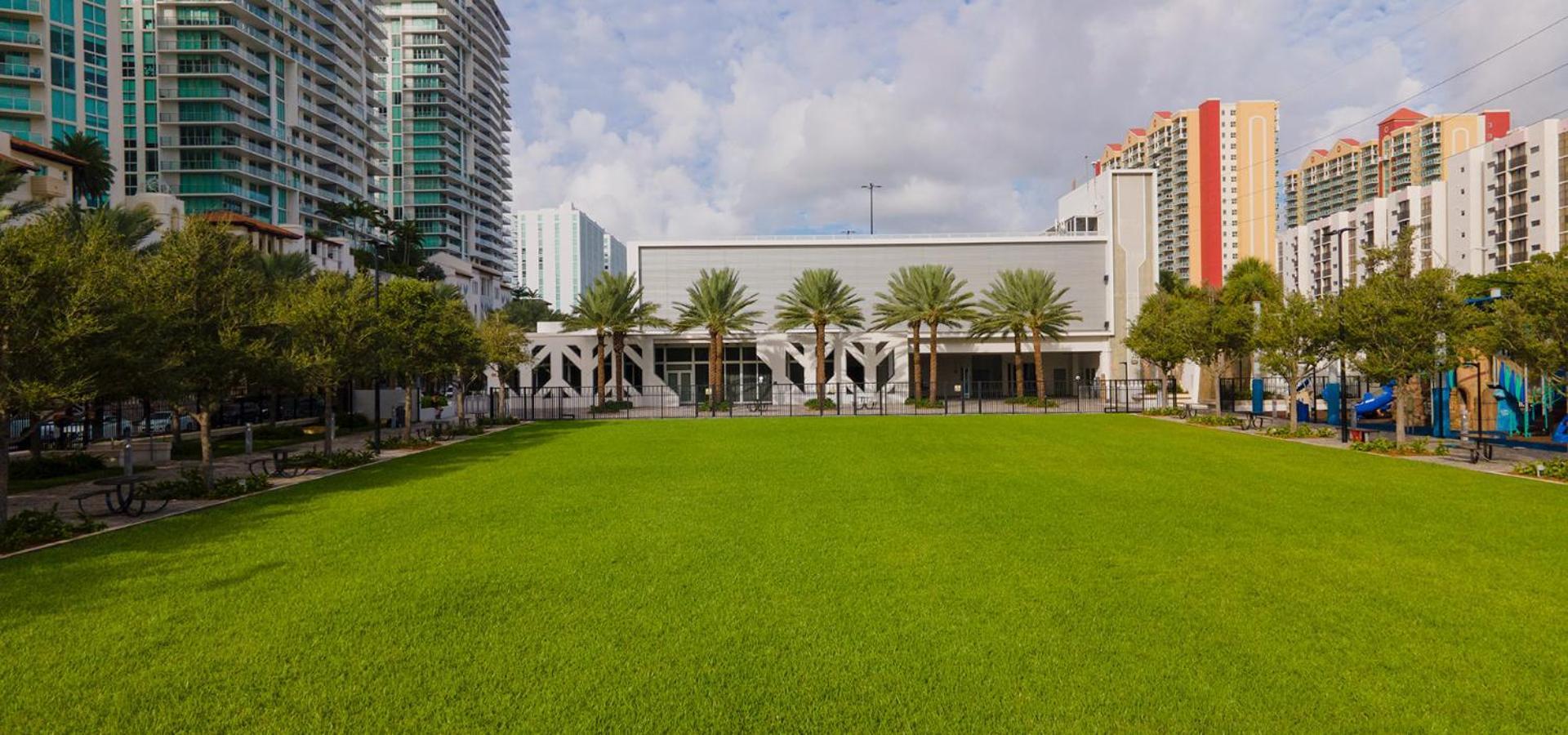 Beachfront Studio Pool, Resort & Ocean View Sunny Isles Beach Exterior foto